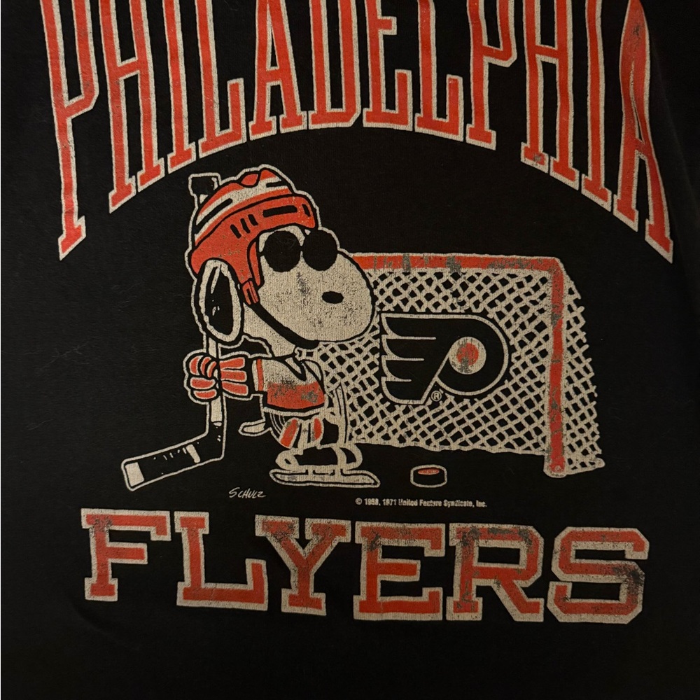 Vintage Peanuts & Flyers T Shirt - Snoopy for Philadelphia - Picture 2 of 4